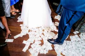 From top tribes featuring igbo traditional wedding dresses, yoruba traditional wedding dresses, hausa traditional wedding dresses and more. What To Expect At A Nigerian Wedding