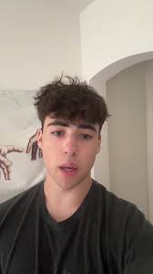 Dustin Poirier Hair Fixing