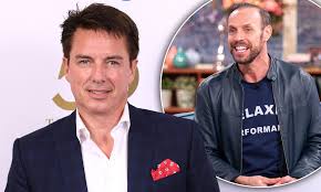Phillip schofield calls dancing on ice newbie john barrowman a badger. Dancing On Ice Judge Confirmed John Barrowman Reveals He Is Excited To Join The Panel Daily Mail Online