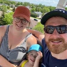 Josh Grochowski's Instagram, Twitter & Facebook