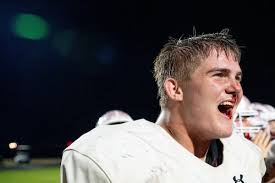 Kalamazoo football highlights: Mendon steals show with record-breaking  night