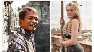 Punya Menantu Bule Tapi Tak Bisa Bahasa Inggris Begini Cara Ibu Nur Khamid Ngobrol Dengan Polly Tribun Batam