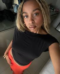 algumas fotos dos 89 dias que teve em agosto