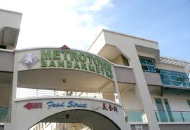 Be treated to a unique shopping and dining experience at metro town with over 40 thriving bistros and retail outlets available. Leasing In Metro Town Metro Town