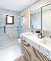 Banheiro Com Piso Aquecido E Porcelanato Marmorizado Em 2020 Pisos Para Banheiro Pequeno Porcelanato Marmorizado Banheiro