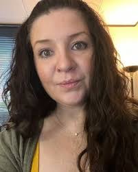 Tara Greer's Instagram, Twitter & Facebook