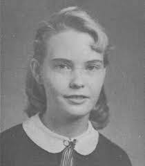 Vivian Dees's Instagram, Twitter & Facebook