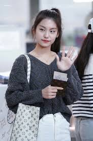 191108 Itzy At Icn Airport Heading To Macau Itzy Kpop Girls Fashion