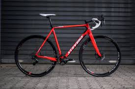 Stevens Bringt 2019 Einige Neuheiten Bei Den Cylcocross Bikes Wurde Das Superprestige Aufgewertet Ganz Neu Sind Das Commuter Rennrad Supre Rennrad Rennen Rad