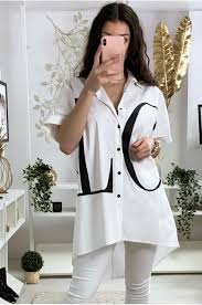 Grâce à ses motifs en broderie elle sera très originale. Longue Chemise Blanche Avec Ecriture Love
