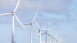 Proyek tersebut diklaim akan menyediakan hingga 5.600 pekerjaan dan membantu meningkatkan kapasitas tenaga angin negara menjadi 16,5 gw. Kincir Kincir Angin Raksasa Pltb Sidrap Mengejar Ketinggalan Dalam Energi Terbarukan Bbc News Indonesia