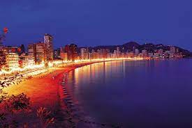Playa de poniente en benidorm cámara nikon d300 exposición 0,04 sec (1/25) aperture f/5.0 lente 14 mm velocidad iso 200 las fotos que considerais. Where To Go To Pull On Holiday Holidaynights Blog Benidorm Spain Holidays Christmas Holiday Destinations