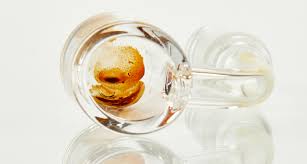 How to clean a glass pipe vinegar. 4 Simple Ways To Keep Your Pipe Bubbler Rig Or Bong Clean