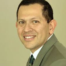 El 26 de junio recién pasado tuve el honor de recibir el reconocimiento al  mejor Docente en el área de Ingeniería a nivel nacional de parte de La  Asamblea de Colegios Profesionales