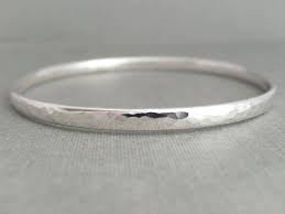 By guillermo arregui, this stunning bracelet showcases the beauty of sterling silver mined in taxco. Thick Silver Bangle Solid Silver Round Bangle Handmade Etsy Solid Silver Bracelets Modern Silver Jewelry Silver Bangles