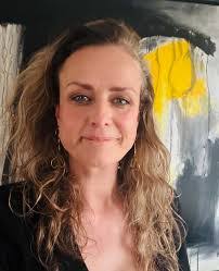 Jane Moller's Instagram, Twitter & Facebook