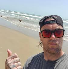 Delayed Marilyn Manson merchandise shipment experiences