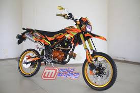 Namun dari segi spesifikasi serta harga yang ditawarkan, supermoto ini memiliki spesifikasi mesin yang lebih. Modifikasi D Tracker Kampar Undercarriage Dipermak Jangkung Modis Racing Adventure