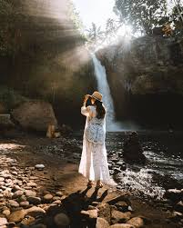 Belum ada tiket resmi ketika memasuki air terjun wana ayu, hanya biaya sukarela saja. Air Terjun Tegenungan Yang Instagramable Di Gianyar Dewata Id