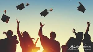 Frasi Divertenti E Simpatiche Per Gli Auguri Di Laurea Aforisticamente