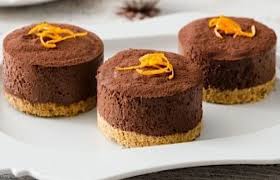 Les Gateaux Mousse Au Chocolat Et A L Orange Sont Des Petits Gateaux Sans Cuisson Constitues D Une Ba En 2020 Mousse Au Chocolat Dessert A L Orange Gateau Sans Cuisson