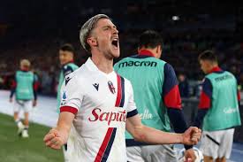 Karissa Dumbacher - every curve in this must-see gallery