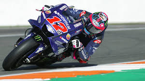 Welcome to official website of maverick viñales. Maverick Returns To Lead And It S Raining Less For Lorenzo