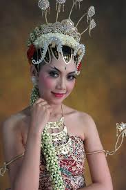 Cara membuat sunggar subal sanggul solo putri success wo. Make Up Pengantin Jogja Paes Ageng By Arum Ndalu Sanggar Rias Pengantin Bridestory Com