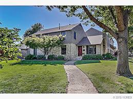House Bungalow Tulsa Ok Escape The Summer Heat In Your Private Oasis With Salt Water Pool And Custom Out Door Living Sale House Maine House Saltwater Pool