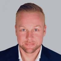 Julio Guardado Email & Phone Number