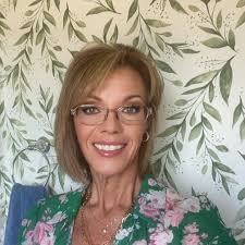 Who are good hair stylists for blonde balayage in the area?