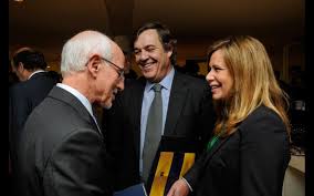 O meu filho mais novo fez agora seis anos: Miguel Sousa Tavares E Teresa Caeiro Terminam Casamento Ao Fim De Seis Anos Vip Pt