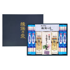 Amazon.co.jp: 揖保乃糸 詰合せ 味くらべ そうめん ひやむぎ うどん 化粧箱 ギフトZ-30 : 食品・飲料・お酒