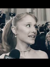 Ariana Grande's Golden Globe Moments Captured