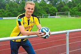Amos pieper was born on 17 january, 1998 in lüdinghausen, germany. Fussball Nordkirchener Beim Bvb Amos Pieper Arbeitet Fur Seinen Kindheitstraum Ludinghausen Westfalische Nachrichten