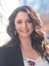 Laura Caylor's Instagram, Twitter & Facebook