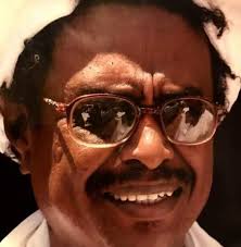 شهر إتنين حا نطهر راشد شهر إتنين المدرسة تأجز الله يبعد العارضي تجينا وراشد  حالف ما يطهر إلا أبوهو وعمتو تحضر وإلا يجيبو الغنايين شان الشوق بت سرنا  ترقص قلنا نجيب المداحين