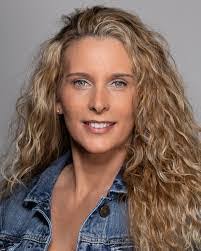 Shanna Larsen's Instagram, Twitter & Facebook