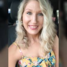 Kristin Gilmer's Instagram, Twitter & Facebook