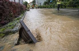 August 1972 verwüstet ein starkgewitter die landeshauptstadt: Die Feuerwehr In Remseck Hochdorf Hat Alle Hande Voll Zu Tun Stuttgarter Nachrichten
