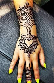 Hennatattoo Tattoo Old Chinese Tattoos Old And Tattooed Scottish Highlander Tattoos Swallow Tattoo On Hand Henna Tattoo Designs Henna Heart Henna Patterns