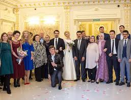 Eine türkische hochzeit ist ein großes fest und wird auch so gefeiert. Eine Moderne Deutsch Russisch Turkische Hochzeit Mit Einem Tamada