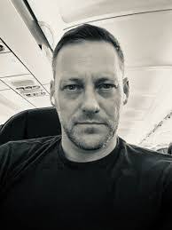 Dallas Perry's Instagram, Twitter & Facebook