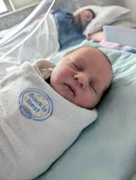 Welcome to the world Ennis Chandler. He was born April 25th. 8lbs and 14oz.  This chunky little man is absolutely gorgeous. I will miss this family.  Congratulations!! #beforeandafterbirth #welcometoworld