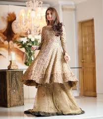 Black And Gold Party Dress Pakistani Gold On Gold Never Fails To Impress Zartash Goldbridal Winterweddings Pakistanibride Girls Fancy Dresses Pakistani Bridal Wear Pakistani Wedding Dresses