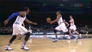 Plenty of fans had to comment and they all had the same idea: Alley Oop Trending Gifs