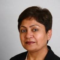 4 things I learned working at a swim school: 1. If it's not fun, make it  fun. 2. Curiosity before criticism. 3. It's ok to be friends with  coworkers. 4. What it's