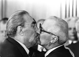 Michail gorbatschow biografie mit den wichtigsten stationen im leben des russischen staatsmannes und reformpolitikers michail gorbatschow. The Socialist Fraternal Kiss Between Leonid Brezhnev And Erich Honecker 1979 Rare Historical Photos