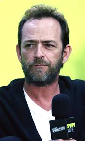 Luke perry a fost spitalizat din 27 februarie. A Murit Luke Perry Actorul Din Beverly Hills Suferise Un Accident Vascular Cerebral