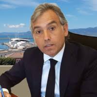 600+ profilů „Manunta“